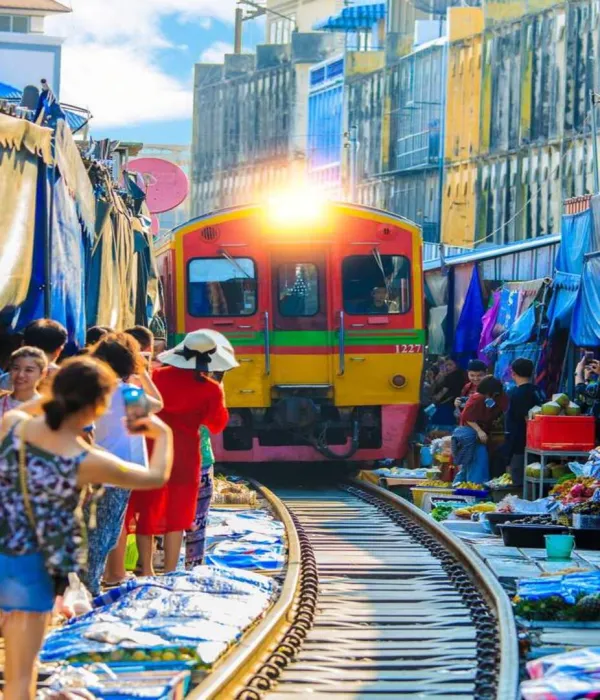 ตลาดรอมฮับ