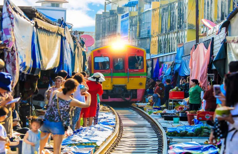 ตลาดรอมฮับ