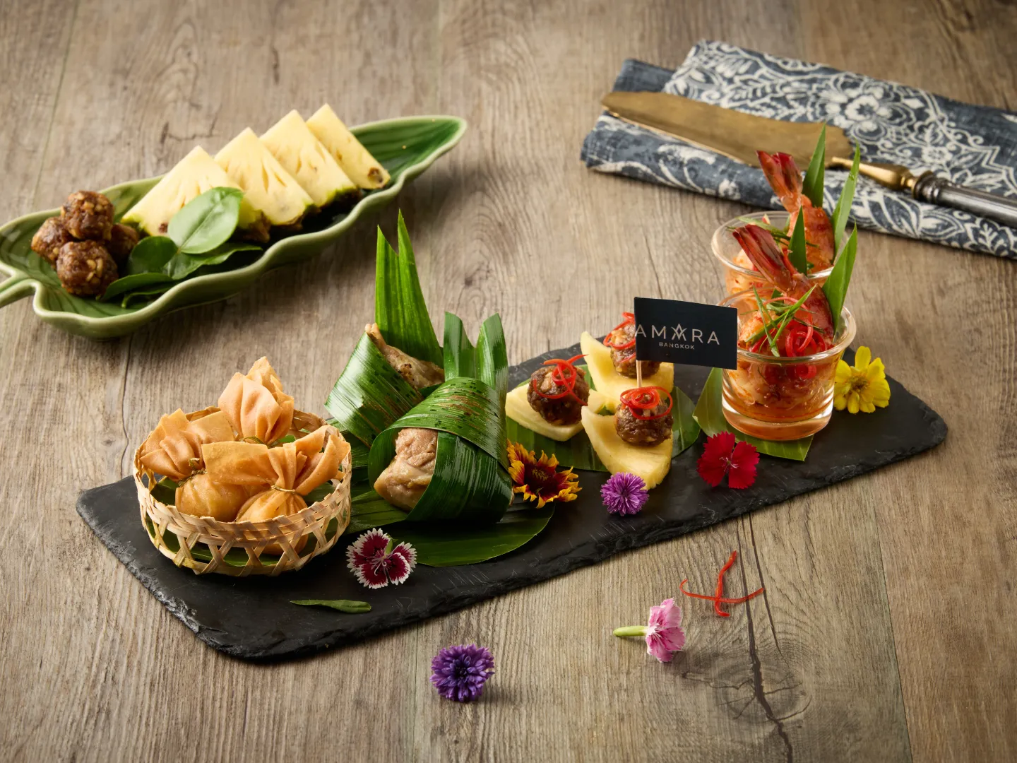 จานสี่พร